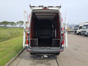 Przestrzeń ładunkowa — Mercedes-Benz SPRINTER 516 CDI 4X4 ALLRAD L2H2 z 2019 roku