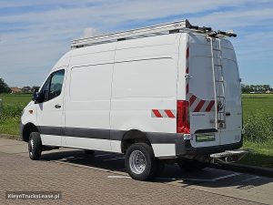 Strona kierowcy z tyłu — Mercedes-Benz SPRINTER 516 CDI 4X4 ALLRAD L2H2 z 2019 roku