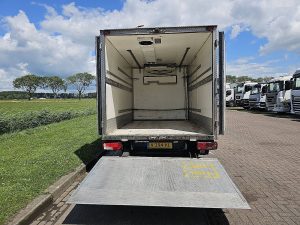 Przestrzeń ładunkowa — Mercedes-Benz SPRINTER 516 frigo automaat ac z 2013 roku