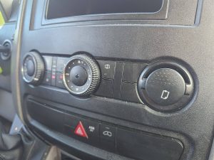Wyposażenie specjalne wnętrza — Mercedes-Benz SPRINTER 516 frigo automaat ac z 2013 roku