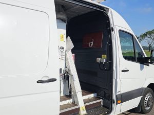 Przestrzeń ładunkowa — Mercedes-Benz SPRINTER 516 Hoogwerker EURO6 z 2017 roku