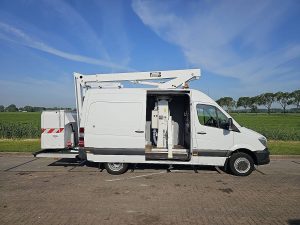 Drzwi boczne przestrzeni ładunkowej — Mercedes-Benz SPRINTER 516 Hoogwerker EURO6 z 2017 roku