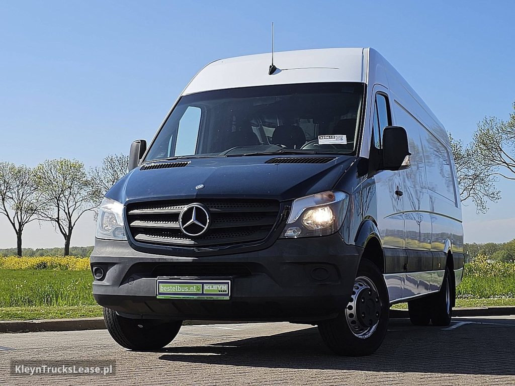 Mercedes-Benz SPRINTER 516 XXXL maxi ac z 2015 roku, blaszak z zagranicy — przód pojazdu