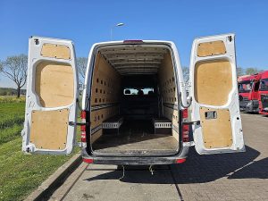 Przestrzeń ładunkowa — Mercedes-Benz SPRINTER 516 XXXL maxi ac z 2015 roku