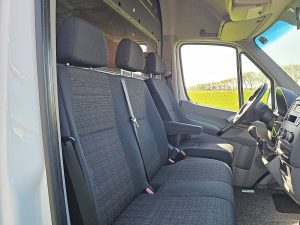 Wnętrze kabiny — Mercedes-Benz SPRINTER 516 XXXL maxi ac z 2015 roku