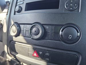 Wyposażenie specjalne wnętrza — Mercedes-Benz SPRINTER 516 XXXL maxi ac z 2015 roku