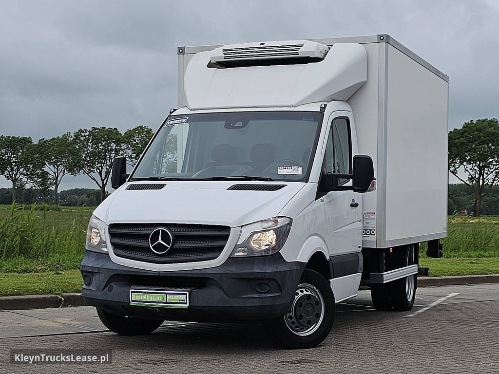 Mercedes-Benz SPRINTER 519 V6 3.0ltr FRIGO EUR6 z 2015 roku, chłodnia z zagranicy — przód pojazdu
