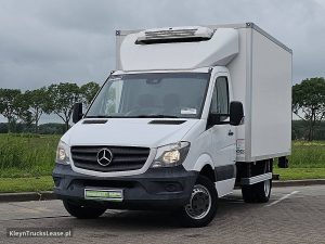 Przód pojazdu — Mercedes-Benz SPRINTER 519 V6 3.0ltr FRIGO EUR6 z 2015 roku
