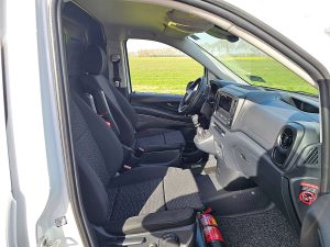 Wnętrze kabiny — Mercedes-Benz VITO 110 Veba box XL EURO6 z 2024 roku