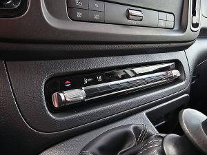 Wyposażenie specjalne wnętrza — Mercedes-Benz VITO 110 Veba box XL EURO6 z 2024 roku