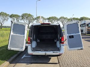 Przestrzeń ładunkowa — Mercedes-Benz VITO 111 L2 Airco Cruise Trek z 2017 roku