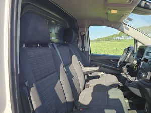 Wnętrze kabiny — Mercedes-Benz VITO 111 L2 Airco Cruise Trek z 2017 roku