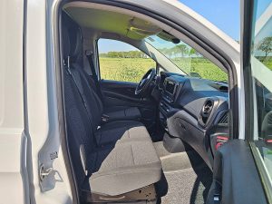 Wnętrze kabiny — Mercedes-Benz VITO 114 L2 LED Navi Automaat z 2024 roku