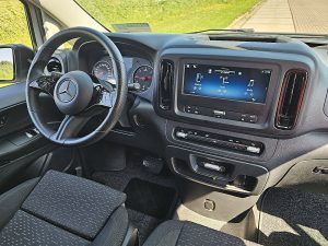 Deska rozdzielcza i stanowisko kierowcy — Mercedes-Benz VITO 114 L2 LED Navi Automaat z 2024 roku