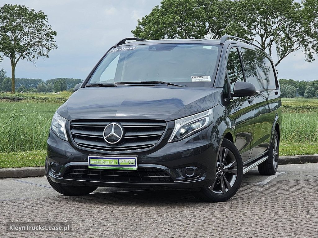 Mercedes-Benz VITO 114 XXL ac aut. EURO6 z 2022 roku, blaszak z zagranicy — przód pojazdu