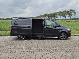 Drzwi boczne przestrzeni ładunkowej — Mercedes-Benz VITO 114 XXL ac aut. EURO6 z 2022 roku