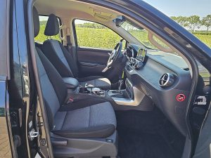Wnętrze kabiny — Mercedes-Benz X-KLASSE 250 POWER Navi 4x4 z 2018 roku