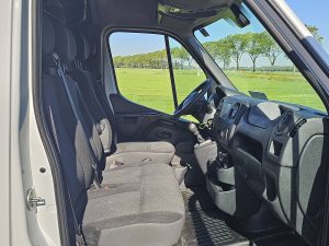 Wnętrze kabiny — Opel MOVANO 2.3 maxi koeler EURO6 z 2019 roku