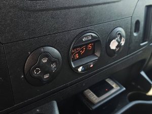 Wyposażenie specjalne wnętrza — Opel MOVANO 2.3 maxi koeler EURO6 z 2019 roku