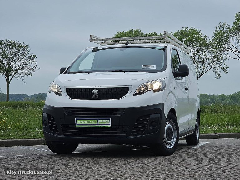 Peugeot EXPERT 1.6 L1 Kompakt Export! z 2017 roku, blaszak z zagranicy — przód pojazdu