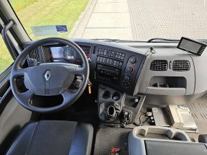 Deska rozdzielcza i stanowisko kierowcy — Renault D 250 D 16 250 FUEL 11.000 z 2016 roku
