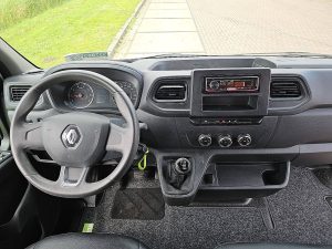 Deska rozdzielcza i stanowisko kierowcy — Renault MASTER 2.3 L1H1 Dubbel Cabine! z 2021 roku