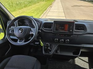 Deska rozdzielcza i stanowisko kierowcy — Renault MASTER 2.3 L2H2 Dubbele Cabine! z 2024 roku