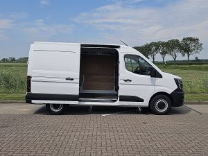 Drzwi boczne przestrzeni ładunkowej — Renault MASTER 3.5 L2H2 Camera Airco z 2024 roku