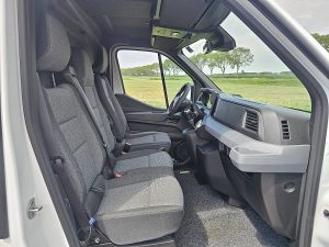 Wnętrze kabiny — Renault MASTER 3.5 L2H2 Camera Airco z 2024 roku