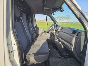 Wnętrze kabiny — Renault MASTER T35 ac dubbellucht EURO6 z 2021 roku