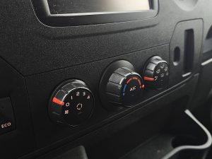 Wyposażenie specjalne wnętrza — Renault MASTER T35 dubbel lucht EURO6 z 2018 roku