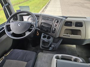 Deska rozdzielcza i stanowisko kierowcy — Renault MIDLUM 180.12 EEV LIFT GARAGE DOOR z 2011 roku