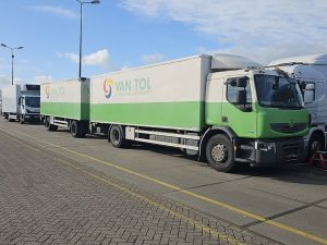 Zestaw: ciągnik z naczepą — Renault PREMIUM 380 NL TRUCK AIRCO LIFT z 2010 roku