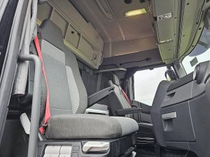 Wnętrze kabiny — Renault T 480 HIGH 13 LITER 480 PS z 2022 roku