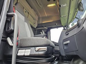 Wnętrze kabiny — Renault T 480 HIGH 13 LITER 480 PS z 2022 roku
