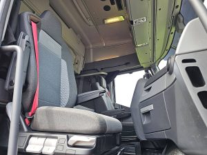 Wnętrze kabiny — Renault T 480 HIGH 13 LITER 480 PS z 2022 roku