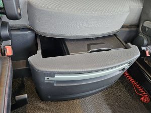 Wyposażenie specjalne wnętrza — Renault T 480 HIGH 6X2 EVO DTI13 z 2022 roku