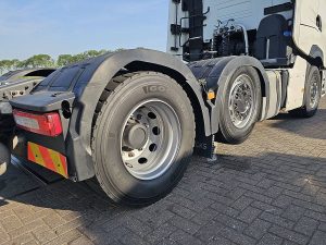 Opony z dobrym bieżnikiem, ujęcie 2 — Renault T 480 HIGH 6X2 EVO DTI13 z 2022 roku