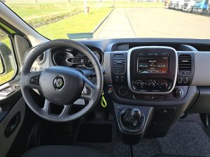 Deska rozdzielcza i stanowisko kierowcy — Renault TRAFIC 1.6 DCI L1H1 Navi NAP Euro6! z 2019 roku