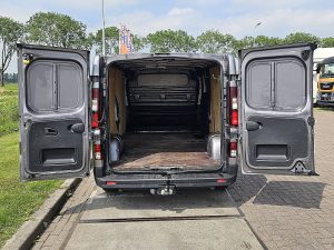 Przestrzeń ładunkowa — Renault TRAFIC 1.6 DCI L2 Navi NAP Euro6 z 2019 roku