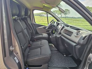 Wnętrze kabiny — Renault TRAFIC 1.6 DCI L2 Navi NAP Euro6 z 2019 roku