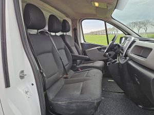 Wnętrze kabiny — Renault TRAFIC 1.6 DCI L2H1 Airco Imperiaal z 2017 roku