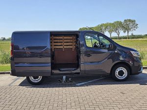 Drzwi boczne przestrzeni ładunkowej — Renault TRAFIC 2.0 DCI ac LED EURO6 z 2023 roku