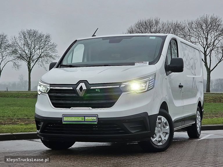 Renault TRAFIC 2.0 DCI L1H1 LED Navi! z 2022 roku, blaszak z zagranicy — przód pojazdu