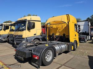 Strona pasażera z tyłu — Scania G410 LNG z 2021 roku