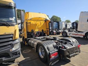 Strona kierowcy z tyłu — Scania G410 LNG z 2021 roku