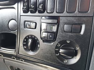 Wyposażenie specjalne wnętrza, ujęcie 5 — Scania G420 CLIMA RETARDER z 2011 roku