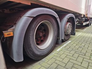 Opony z dobrym bieżnikiem — Scania G450 6X2*4 CROWN ED. z 2018 roku