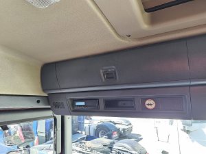 Wyposażenie specjalne wnętrza, ujęcie 2 — Scania G450 6X2*4 MLB CROWN ED. z 2018 roku
