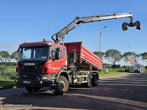 Strona kierowcy z przodu — Scania P410 HIAB XS122 z 2016 roku